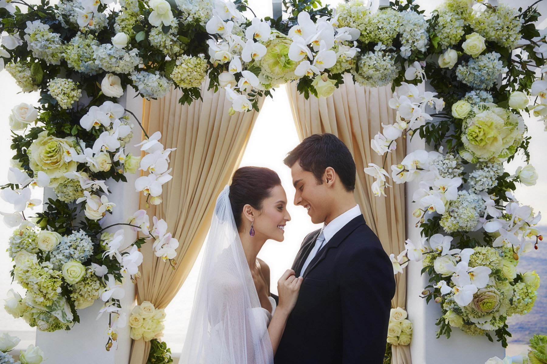 celebrate your wedding reception at the 5 star hotel in philippines - sofitel hotel
