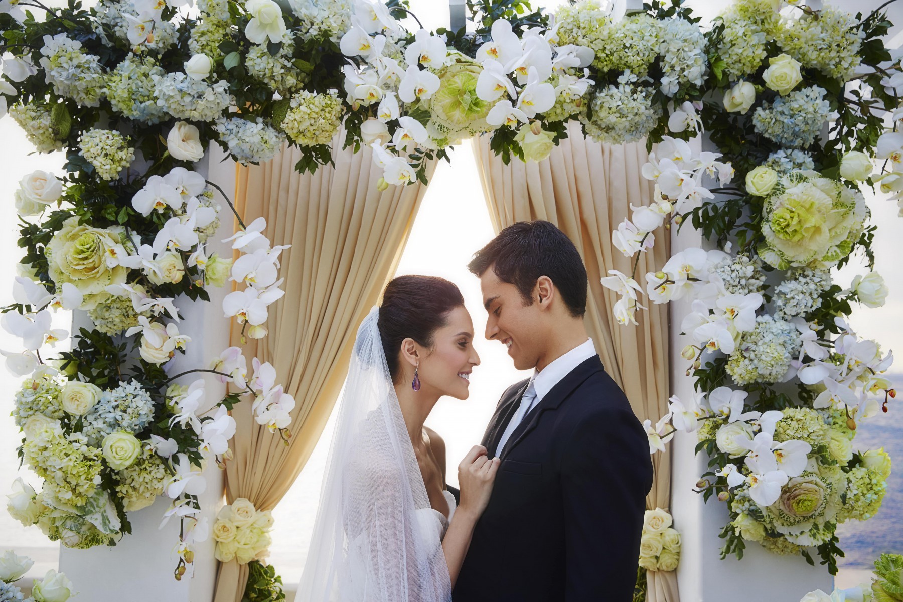 celebrate your wedding reception at 5 star hotel - sofitel hotel