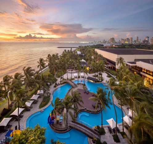 luxury-king-city-pool-or-bay-view