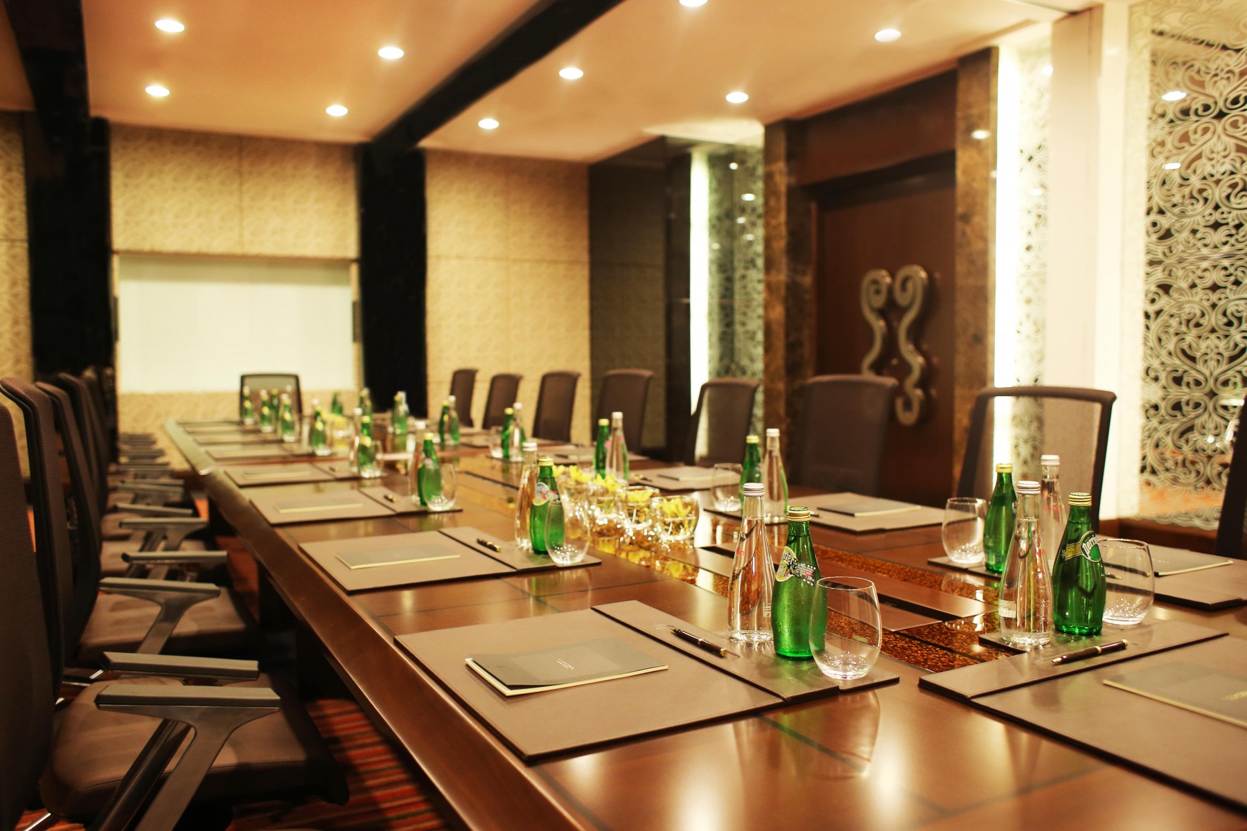 book your meeting at the luxury hotels in manila - sofitel hotel